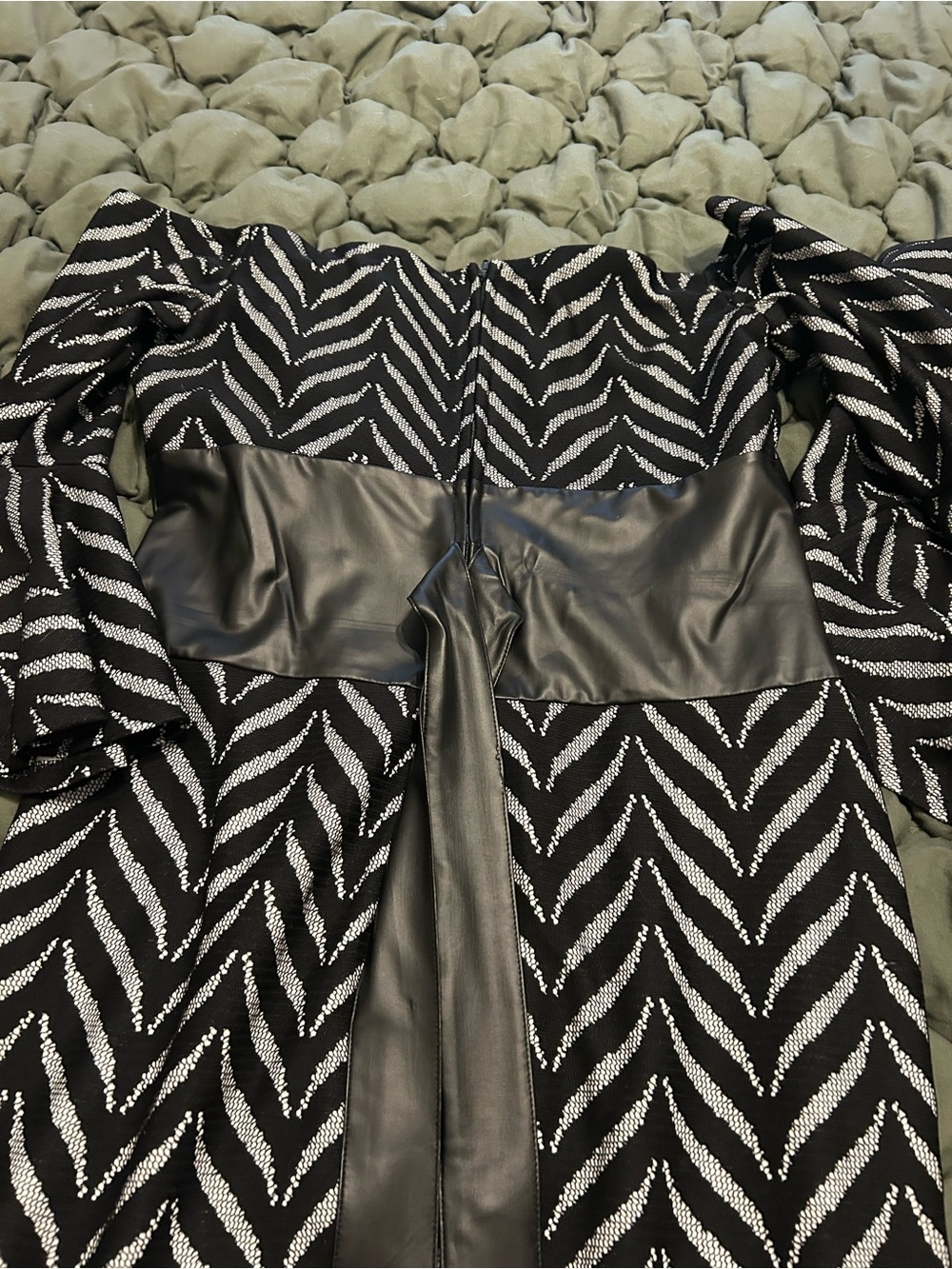 VENUS Black and Silver Chevron Midi Sleeve Dress - Picture 6 of 9